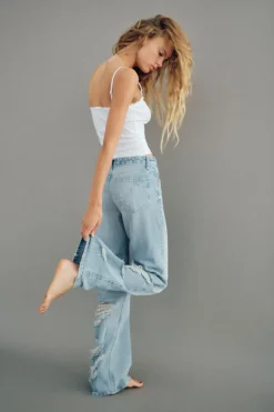 Online JEANS TRF WIDE LEG ROTOS TIRO MEDIO Mujer Jeans