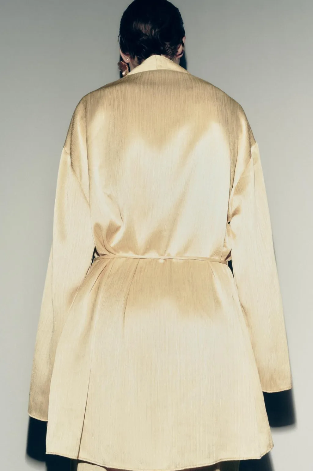 Discount KIMONO PLISADO CINTURÓN Mujer Chaquetas / Cazadoras