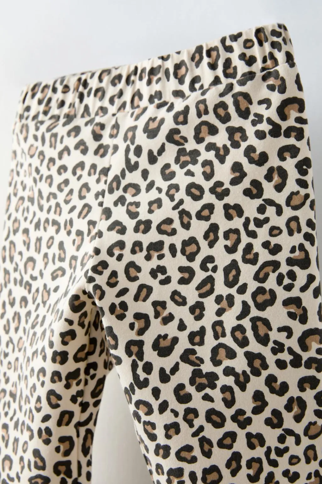Niños ZARA 6 - 14 Años·Pantalones|6 - 14 Años·Faldas / Bermudas<LEGGING CICLISTA ANIMAL PRINT