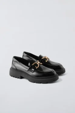 Niños ZARA 6 - 14 Años·Zapatos<MOCASÍN DETALLE METÁLICO