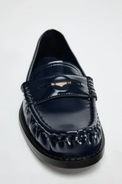 New MOCASÍN FRUNCIDO DETALLE METÁLICO Mujer Zapatos