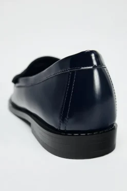 New MOCASÍN FRUNCIDO DETALLE METÁLICO Mujer Zapatos