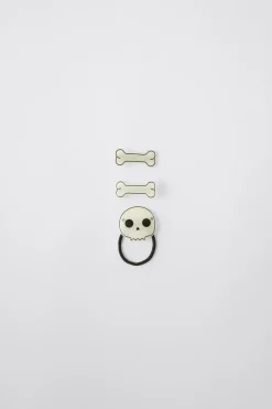 Niños ZARA 1½ - 6 Años·Accesorios|6 - 14 Años·Accesorios<PACK COLETERO CALAVERA Y PINZAS HUESOS GLOW IN THE DARK