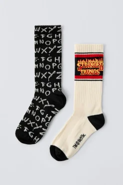 Niños ZARA 1½ - 6 Años·Licencias|1½ - 6 Años·Ropa Interior / Calcetines<PACK DOS CALCETINES STRANGER THINGS ™/ © NETFLIX