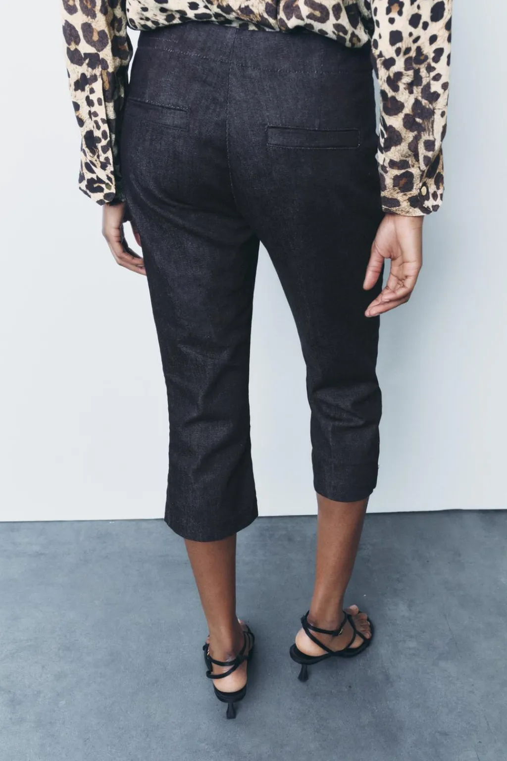 Sale PANTALÓN CAPRI ZW COLLECTION TIRO MEDIO Mujer Pantalones