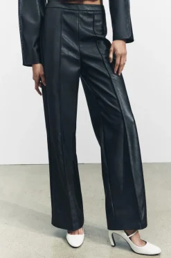 Discount PANTALÓN RECTO EFECTO PIEL Mujer Pantalones