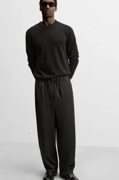 New PANTALÓN RELAXED FIT SATINADO Hombre Pantalones