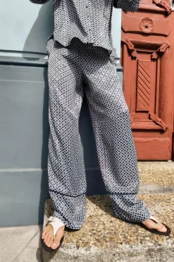 Online PANTALÓN SATINADO ESTAMPADO GEOMÉTRICO Mujer Pantalones