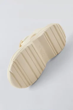 Niños ZARA 1½ - 6 Años·Zapatos|1½ - 6 Años·Zapatos<SANDALIA BAÑO