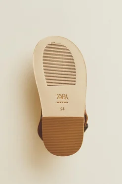 Niños ZARA 1½ - 6 Años·Zapatos|1½ - 6 Años·Zapatos<SANDALIA CRUZADA PIEL