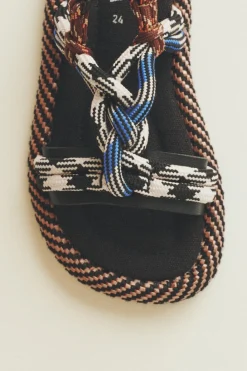 Niños ZARA 1½ - 6 Años·Zapatos|1½ - 6 Años·Zapatos<SANDALIA CUERDAS