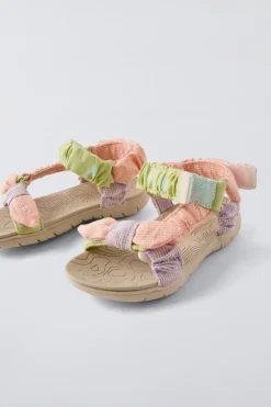 Niños ZARA 1½ - 6 Años·Zapatos<SANDALIA ESTAMPADA