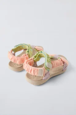 Niños ZARA 1½ - 6 Años·Zapatos<SANDALIA ESTAMPADA