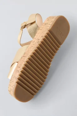 Niños ZARA 6 - 14 Años·Zapatos<SANDALIA METALIZADA