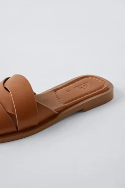 Niños ZARA 6 - 14 Años·Zapatos<SANDALIA PLANA CRUZADA