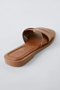 Niños ZARA 6 - 14 Años·Zapatos<SANDALIA PLANA CRUZADA