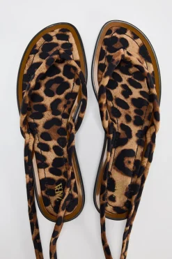 New SANDALIA PLANA ESTAMPADO ANIMAL Mujer Zapatos