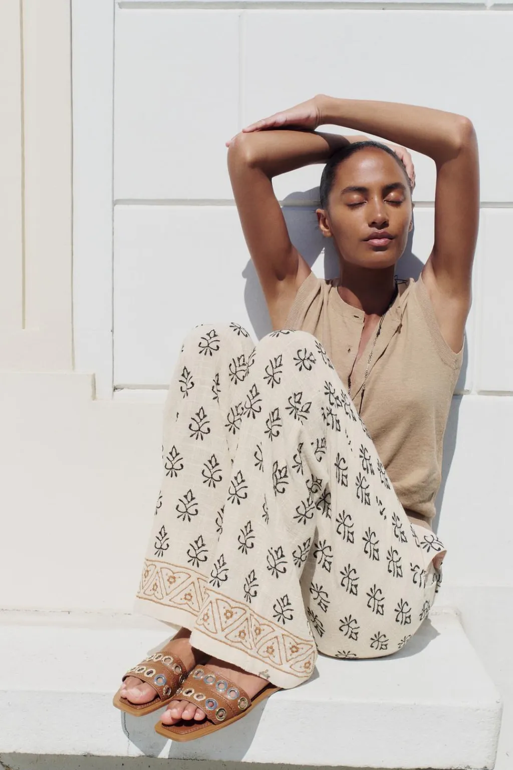 Clearance SANDALIA PLANA PIEL APLIQUES METÁLICOS Mujer Zapatos