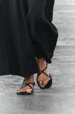 Discount SANDALIA PLANA TIRAS ADORNO METÁLICO Mujer Zapatos