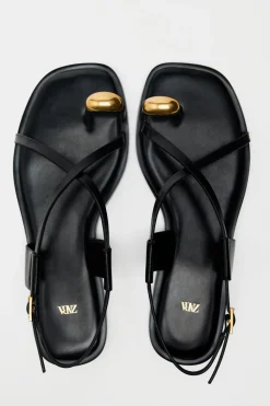 Discount SANDALIA PLANA TIRAS ADORNO METÁLICO Mujer Zapatos