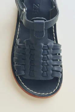 Niños ZARA 1½ - 6 Años·Zapatos|1½ - 6 Años·Zapatos<SANDALIA TRENZADA PIEL