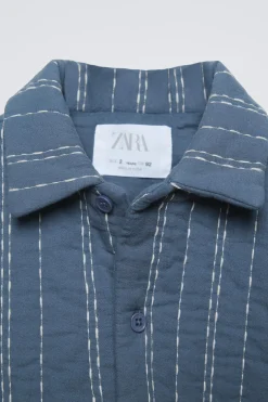 Niños ZARA 1½ - 6 Años·Camisas|1½ - 6 Años·Camisas / Sobrecamisas<SOBRECAMISA ACOLCHADA BORDADOS