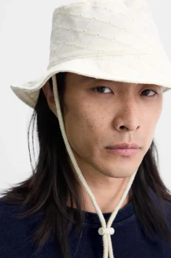 New SOMBRERO BORDADO PERFORADO Hombre Accesorios