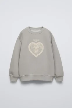 Niños ZARA 6 - 14 Años·Sudaderas<SUDADERA CORAZÓN RELIEVE