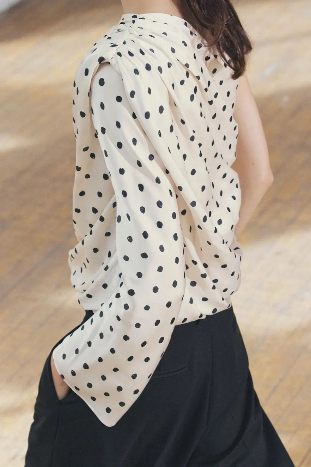 Fashion TOP ASIMÉTRICO HOMBRERA ZW COLLECTION Mujer Tops / Bodies