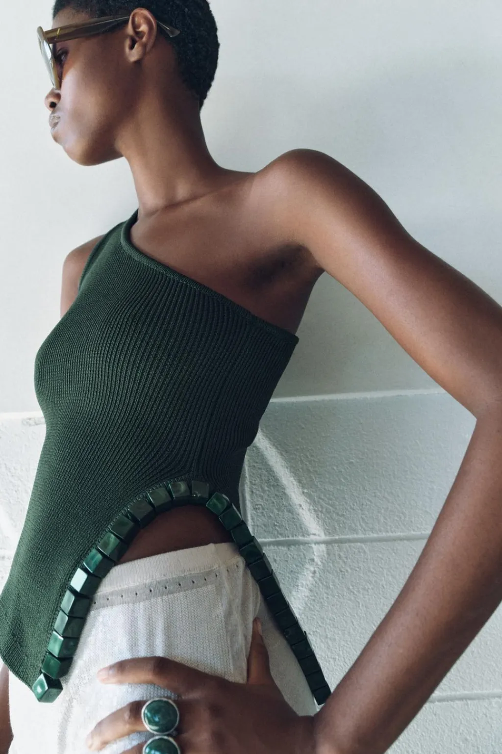 Discount TOP ASIMÉTRICO PUNTO CUT OUT BOLAS Mujer Tops / Bodies