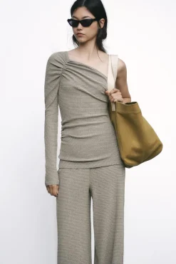 Outlet TOP ASIMÉTRICO TEXTURA Mujer Tops / Bodies