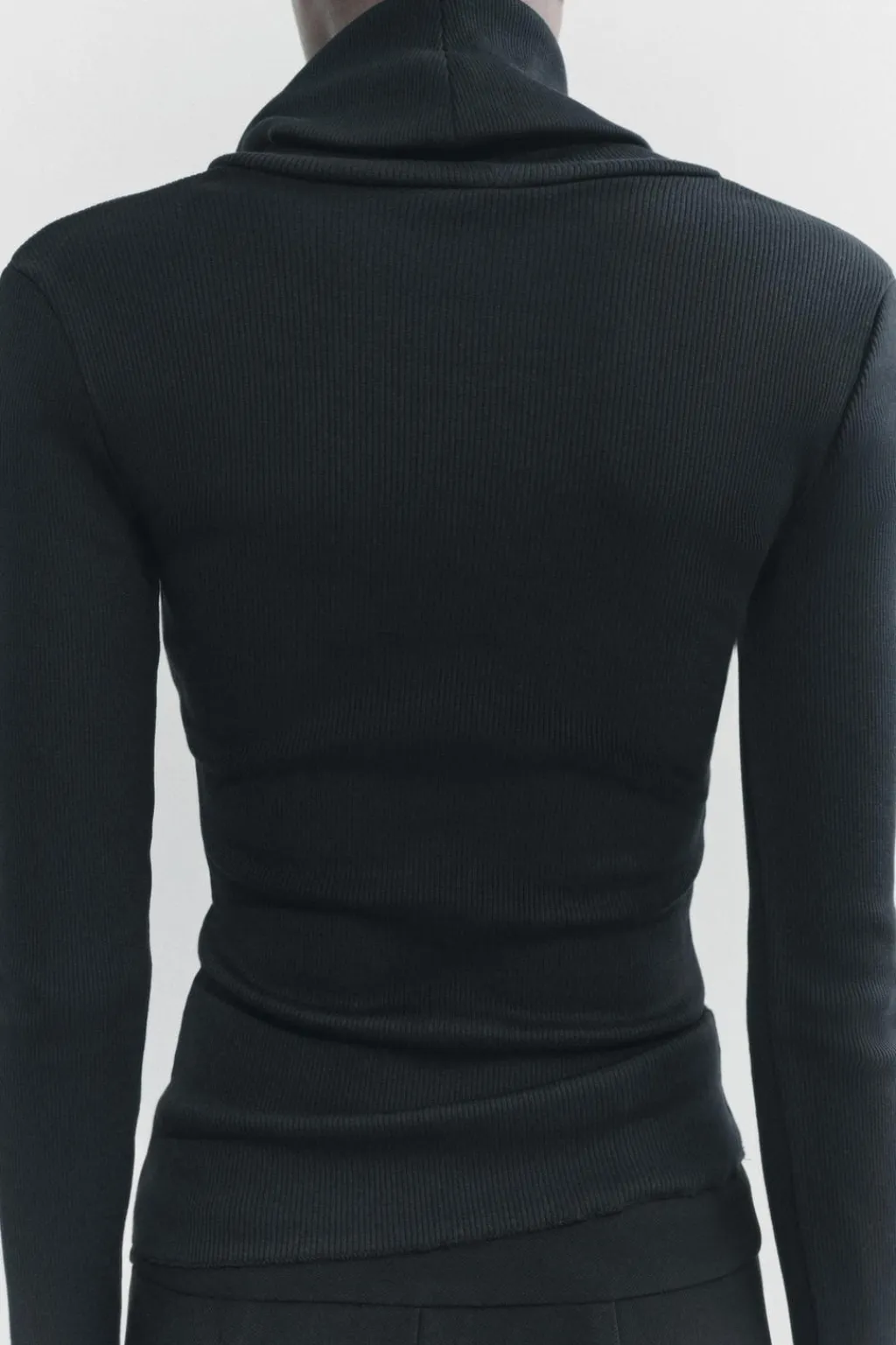 Discount TOP CANALÉ CUELLO ALTO Mujer Tops / Bodies