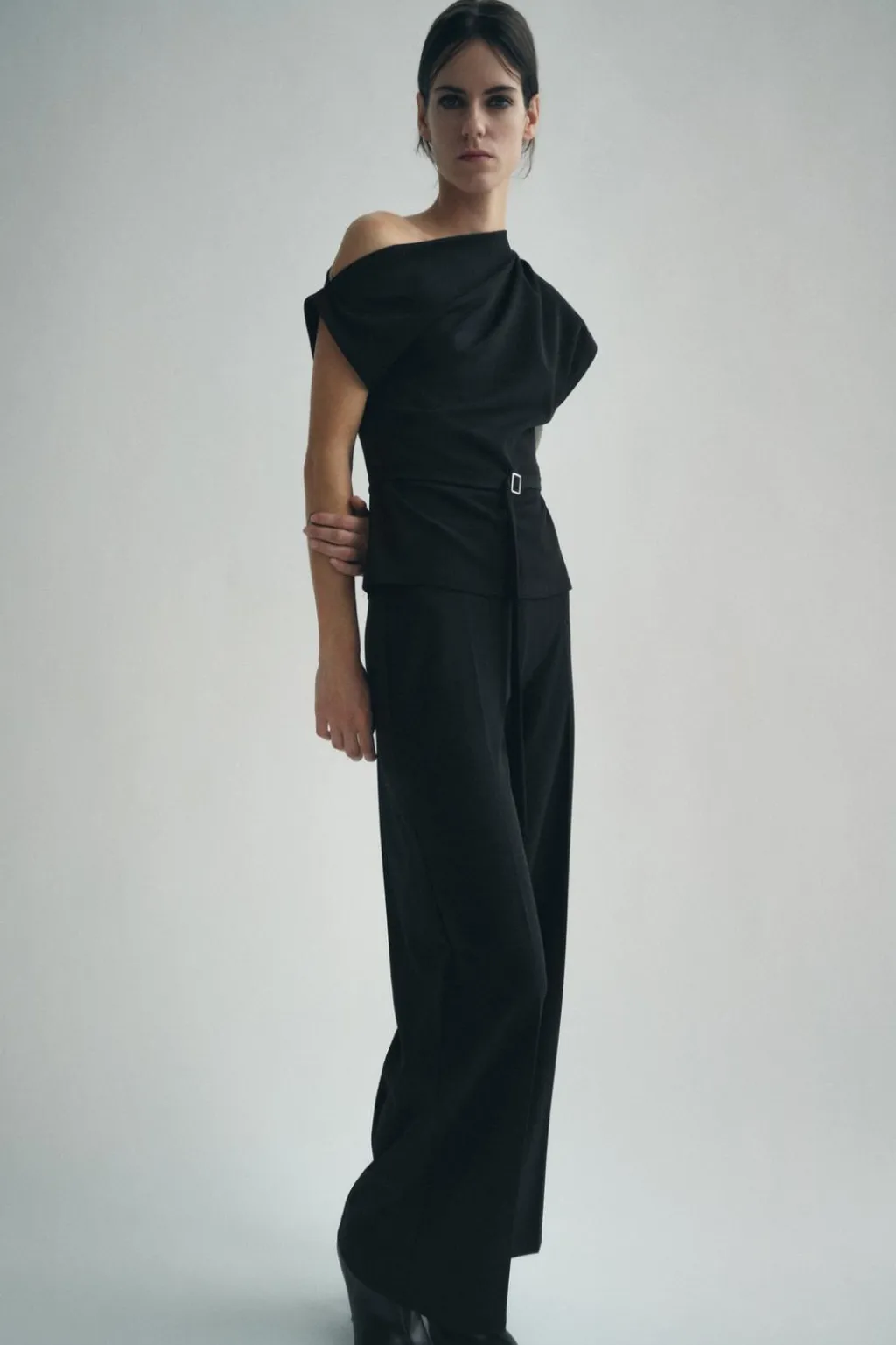 Discount TOP ESCOTE ASIMÉTRICO CINTURÓN Mujer Tops / Bodies