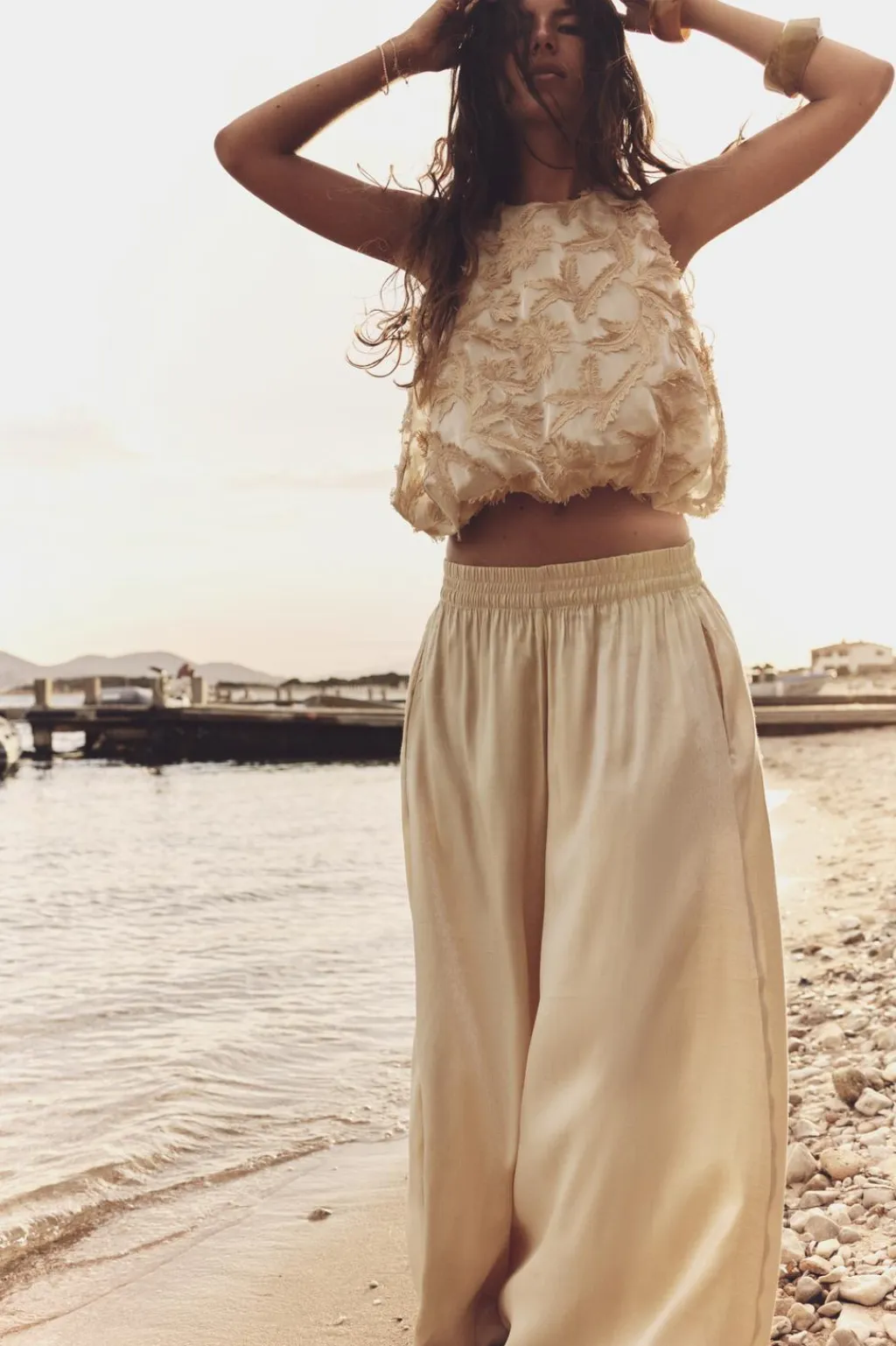 New TOP GLOBO FLORES RELIEVE Mujer Tops / Bodies