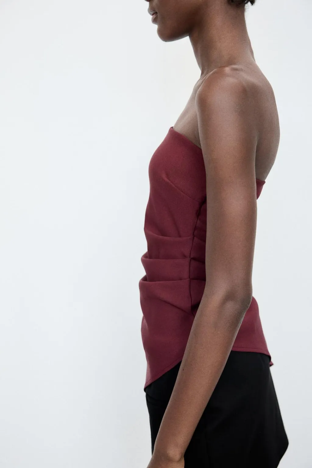 Discount TOP PLIEGUES ASIMÉTRICO Mujer Tops / Bodies