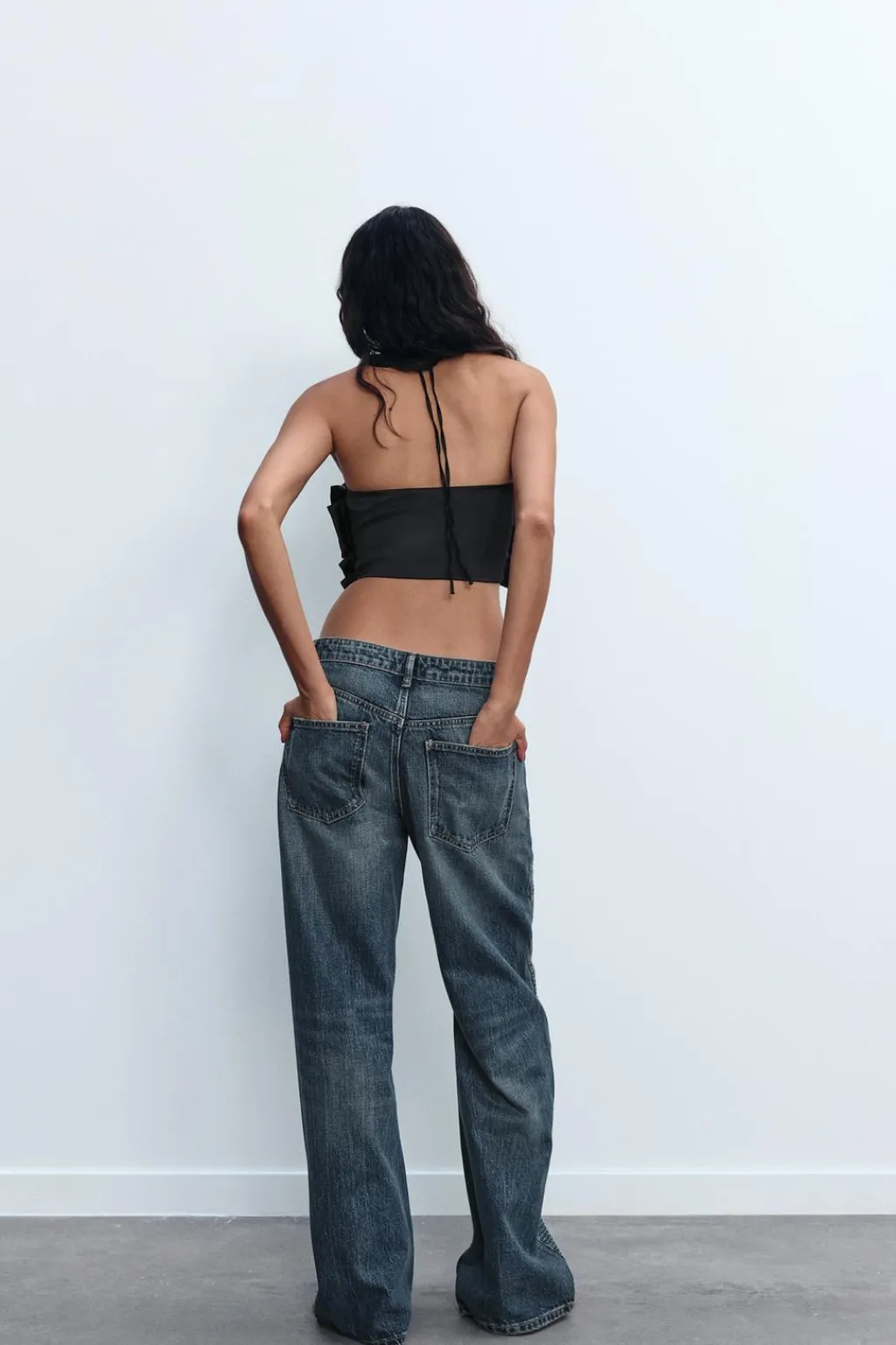 Fashion TOP SATINADO HALTER FLOR RELIEVE Mujer Tops / Bodies