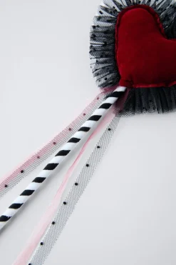 Niños ZARA 1½ - 6 Años·Accesorios|6 - 14 Años·Accesorios<VARITA CORAZÓN TERCIOPELO DISFRAZ REINA DE CORAZONES