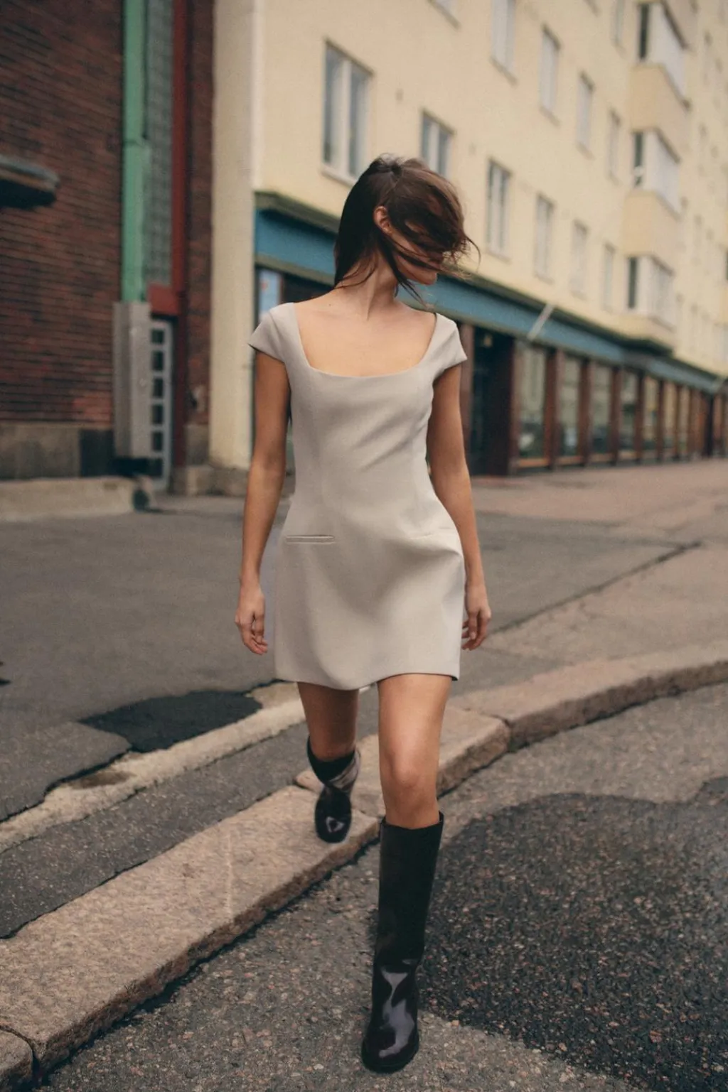 Discount VESTIDO CORTO ENTALLADO Mujer Vestidos