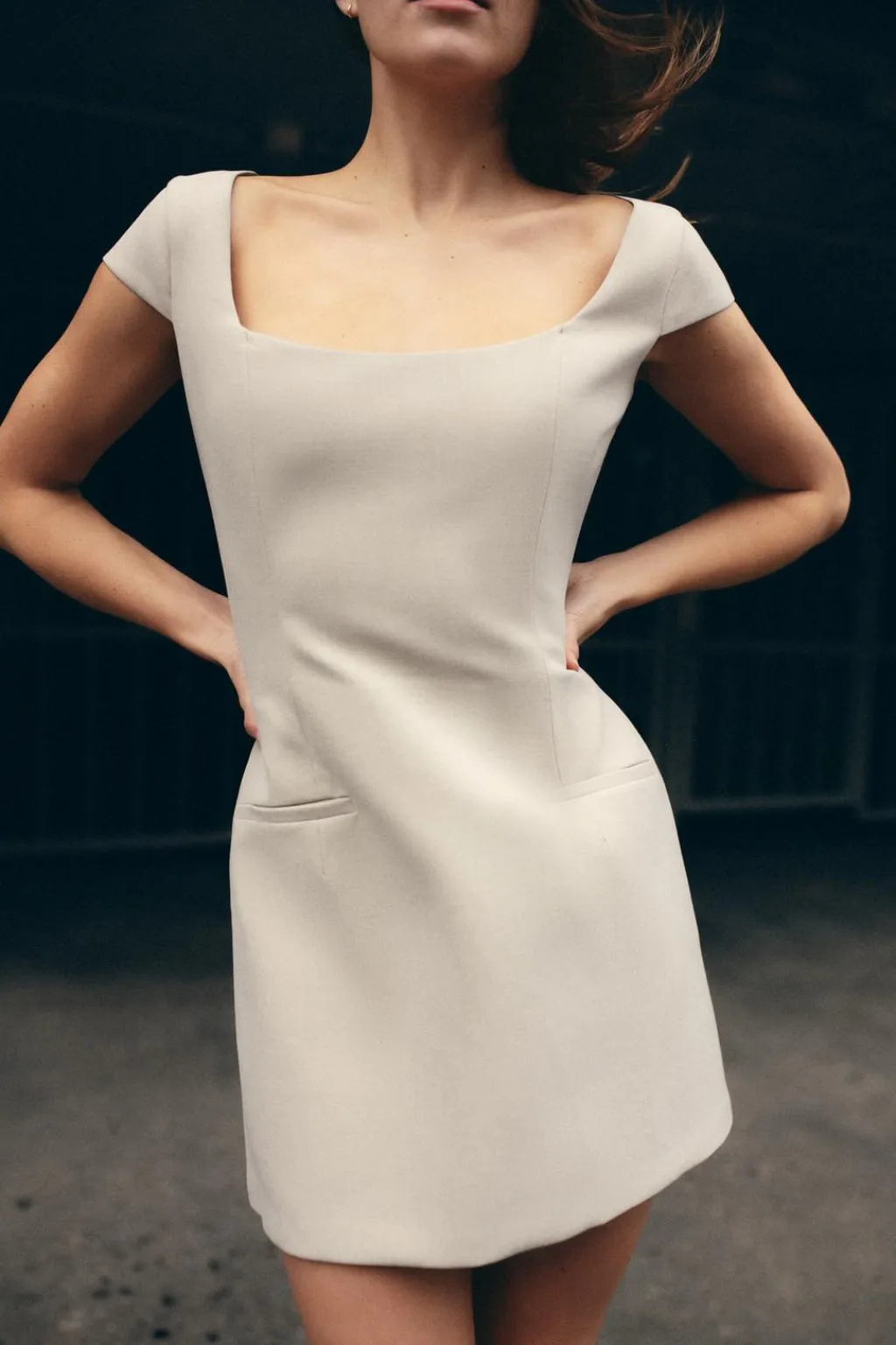 Discount VESTIDO CORTO ENTALLADO Mujer Vestidos