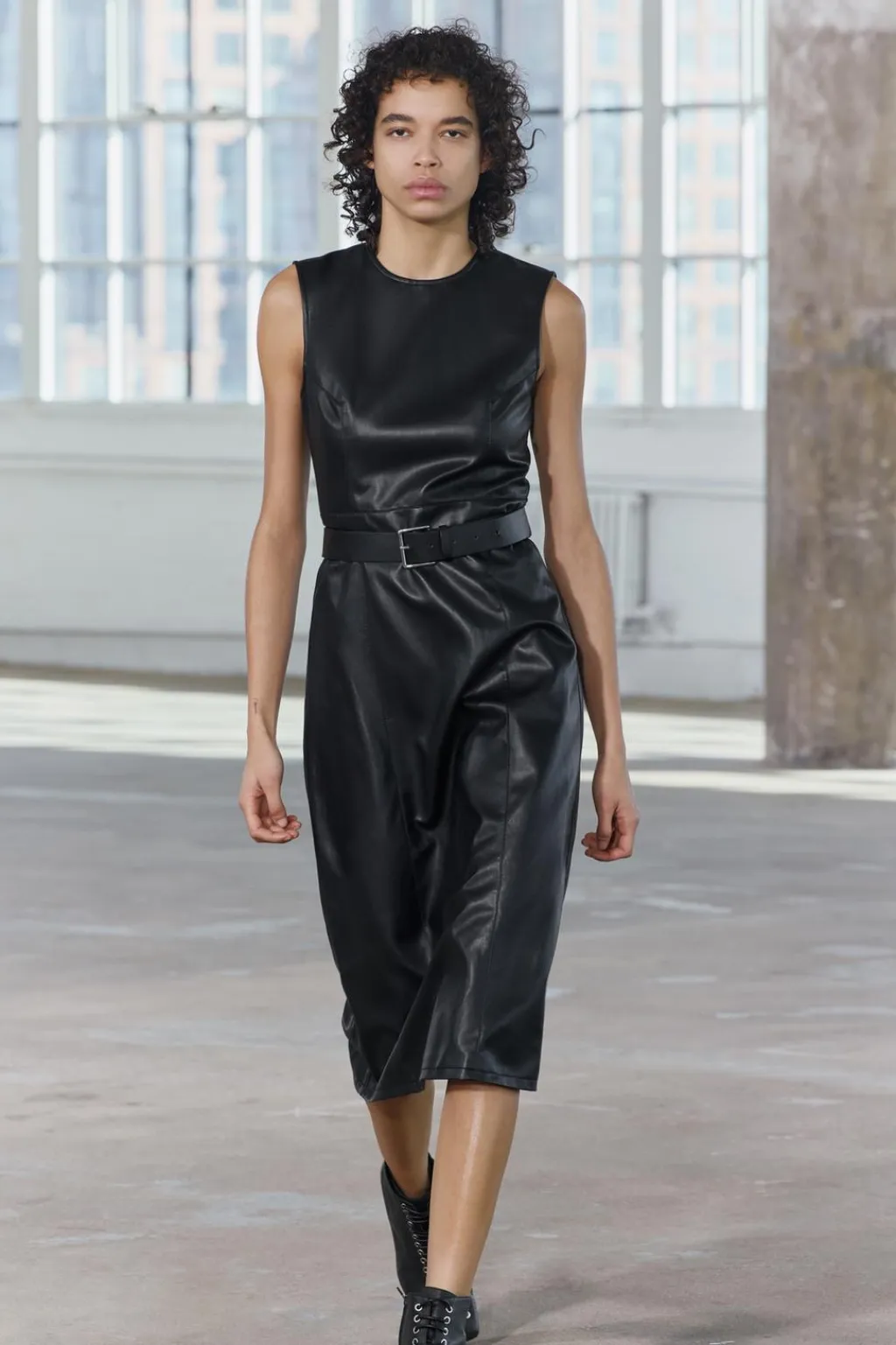 Discount VESTIDO EFECTO PIEL CINTURÓN ZW COLLECTION Mujer Vestidos