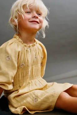 Niños ZARA 1½ - 6 Años·Vestidos / Petos|6 - 18 Meses·Vestidos / Monos<VESTIDO GOMAS BORDADO FLORES