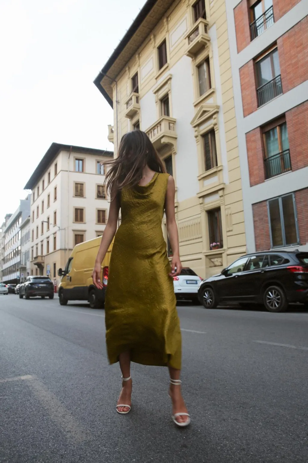 Outlet VESTIDO MIDI EFECTO ARRUGADO Mujer Vestidos