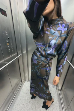 Online VESTIDO MIDI SATINADO ESTAMPADO FLORAL Mujer Vestidos