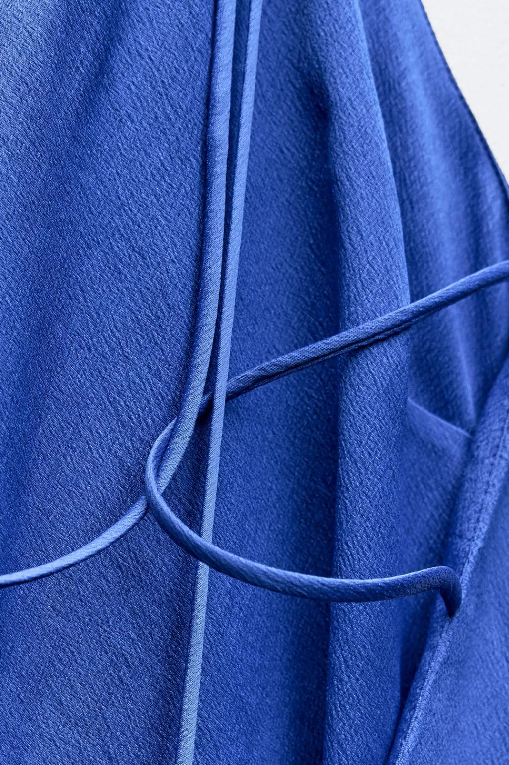 Online VESTIDO SATINADO ASIMÉTRICO Mujer Vestidos