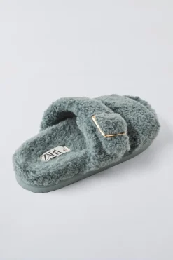 Niños ZARA 6 - 14 Años·Zapatos|6 - 14 Años·Zapatos<ZAPATILLA DE CASA BORREGUILLO HEBILLAS