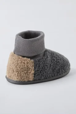 Niños ZARA 1½ - 6 Años·Zapatos|1½ - 6 Años·Zapatos<ZAPATILLA DE CASA CALCETÍN