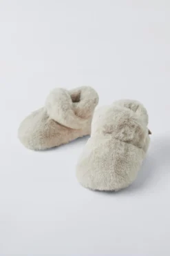 Niños ZARA 0 - 6 Meses·Patucos<ZAPATILLA DE CASA PELO