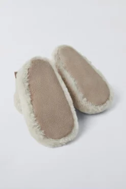 Niños ZARA 0 - 6 Meses·Patucos<ZAPATILLA DE CASA PELO
