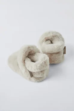 Niños ZARA 0 - 6 Meses·Patucos<ZAPATILLA DE CASA PELO