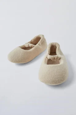 Niños ZARA 1½ - 6 Años·Zapatos<ZAPATILLA DE CASA TIRA